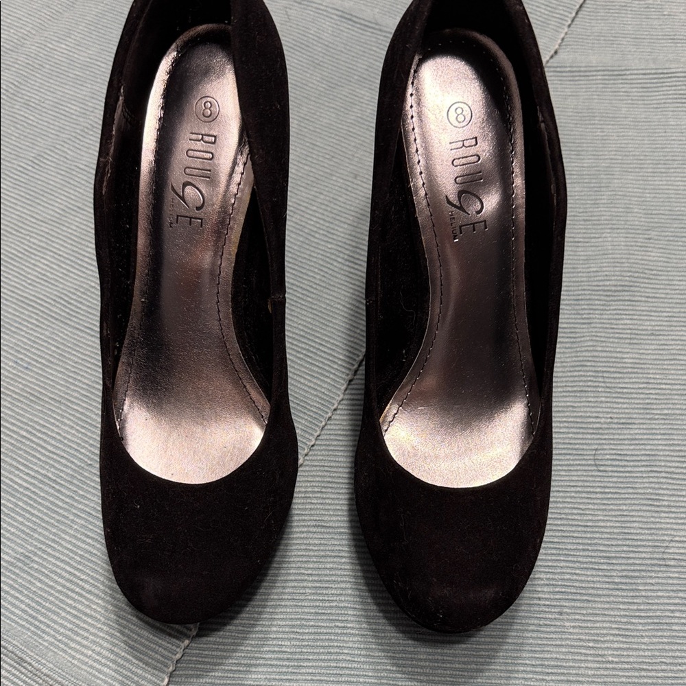 Rouge Helium Classic Black Heels